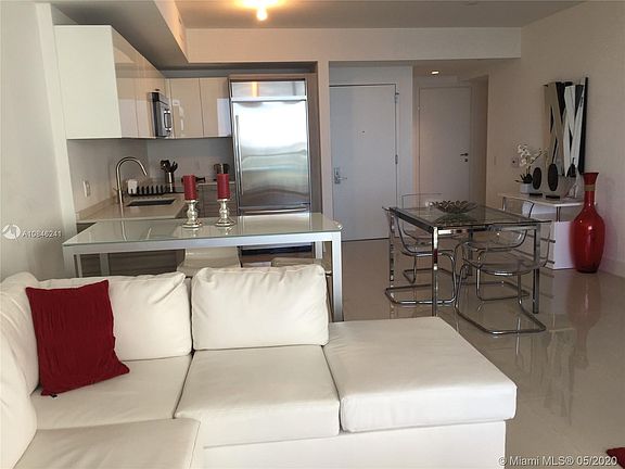 3rd image of 1300 Brickell Bay Dr APT 2906