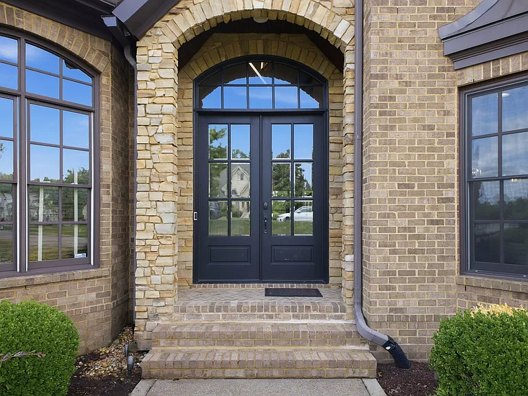 9617 Portofino Dr — Photo 2