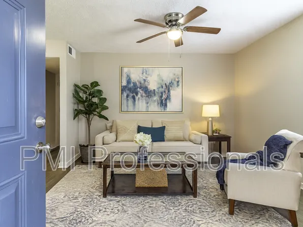 121 Kingsridge Dr, La Vergne, TN 37086