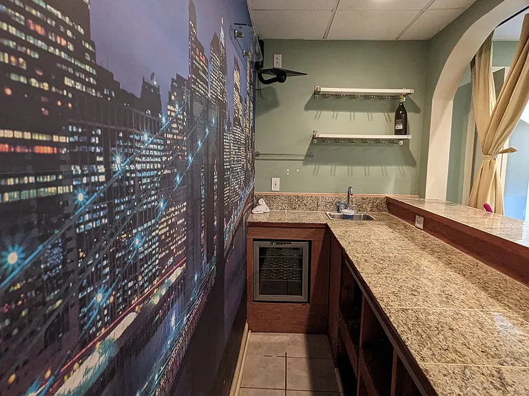 705 Dover Ct — Photo 31