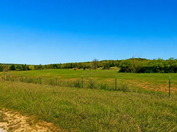 18 Parker Dairy Rd, Forestburg, TX 76239