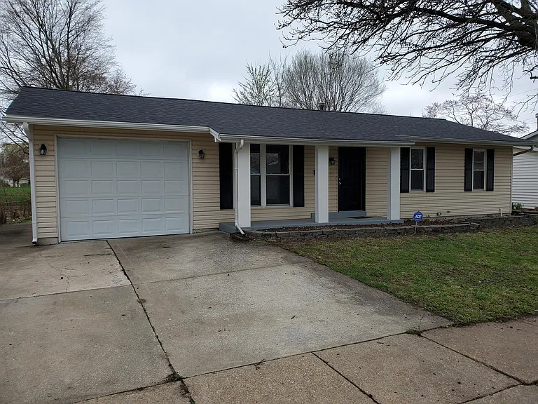 1827 Don Donna Dr — Photo 1