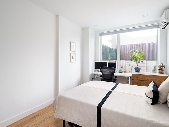 5th image of 16 Underhill Ave #1