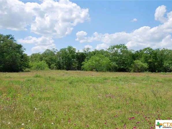 3802 County Road 397, Moulton, TX 77975