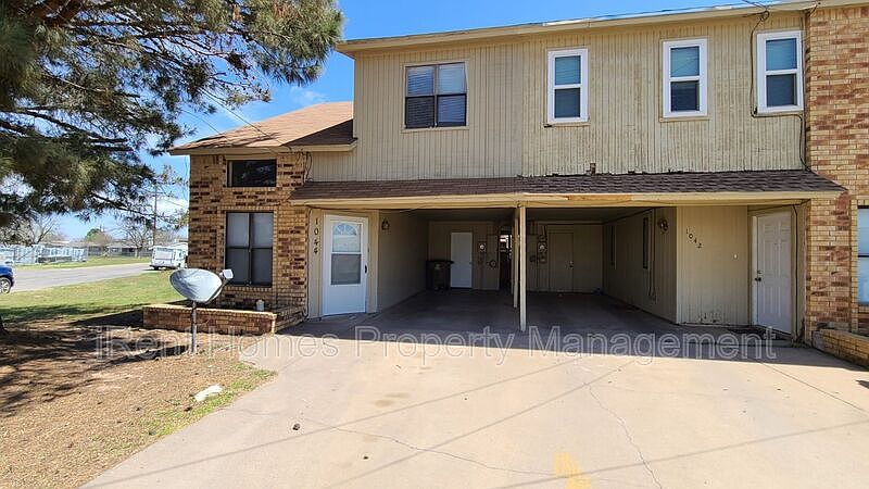 1st image of 1044 Glenna St