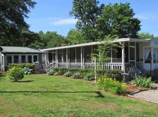 20 Hill Crest Ct, Cleveland, GA 30528