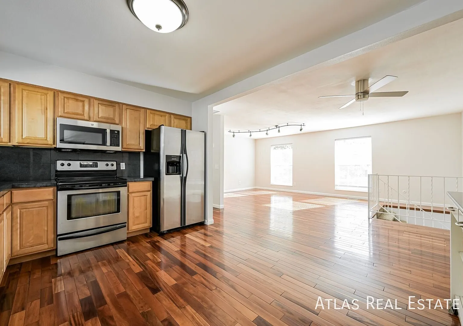 2 Weeks Free Rent & Free 55" Tv If Moved In By 9/15! Charming 4 Bed, 2 Bath Split-Level Home With... — Photo 2