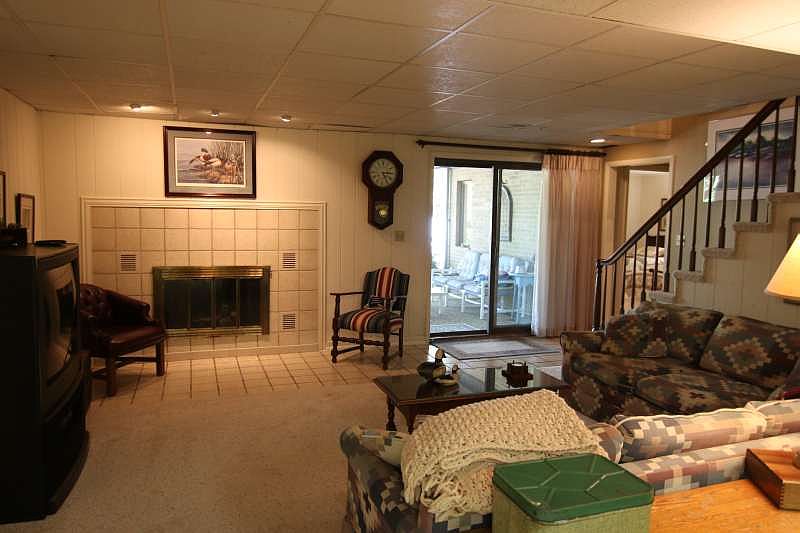 1st image of 1214 Carlisle Dr