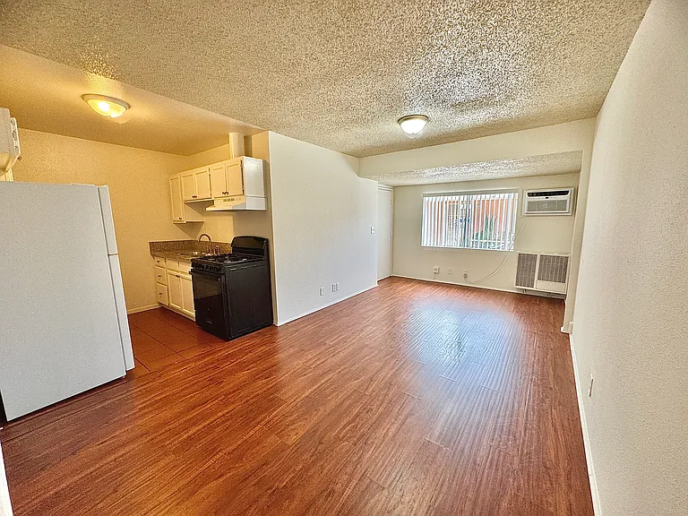 11957 Runnymede St #11957 — Photo 1