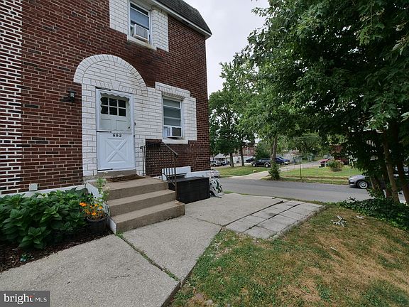 3rd image of 662 Beech Ave