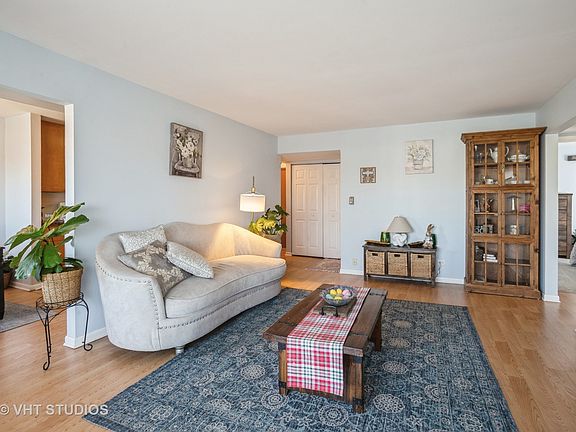 4th image of 4000 Bayside Dr Unit 204