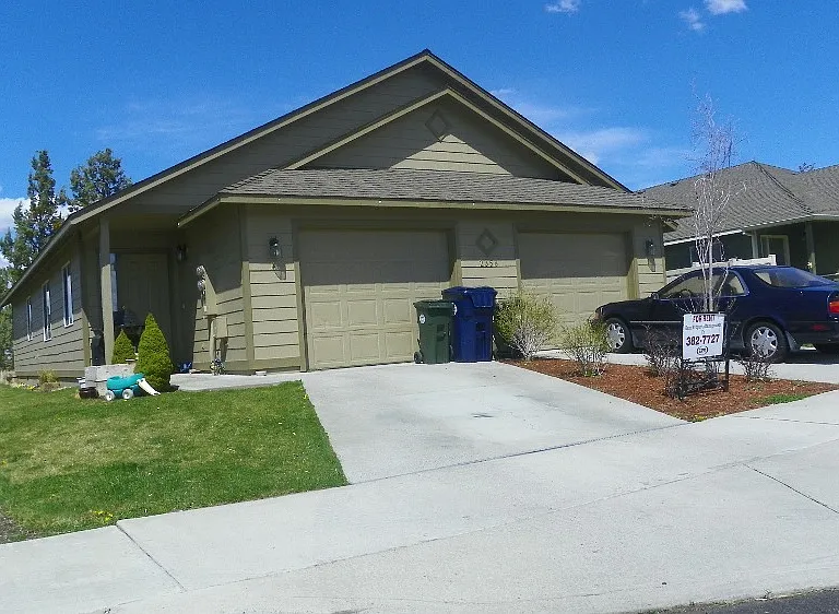 2358 NE Mary Rose Pl — Photo 1