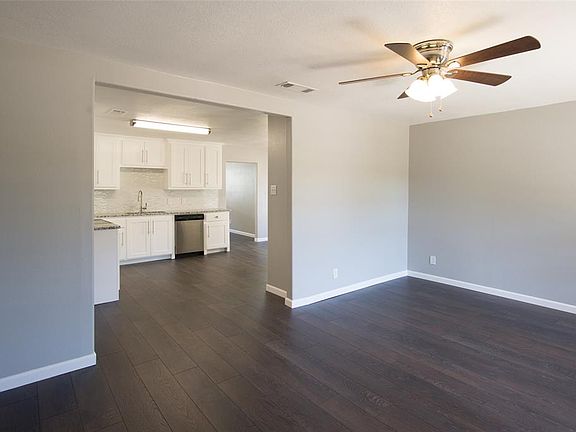 5th image of 1637 Long Ave