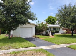 7621 NW 2nd St, Pembroke Pines, FL 33024