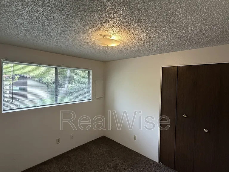 1223 NW Highland Ave #B — Photo 12