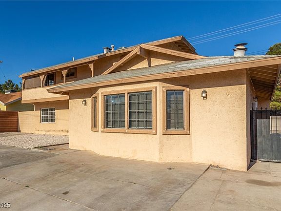 4th image of 2232 Valley Dr