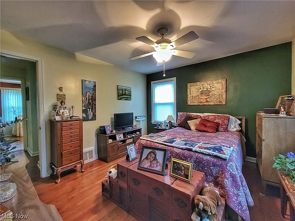 4th image of 1398 Parkview Dr