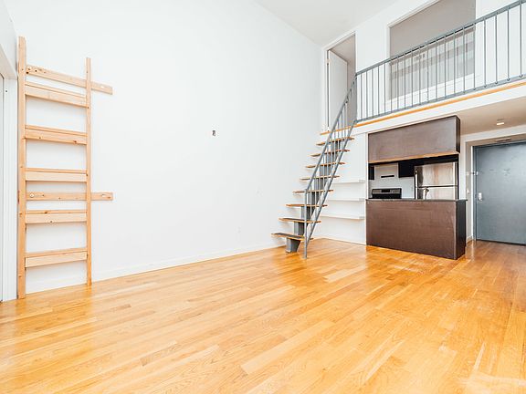4th image of 130 Scholes St #2F