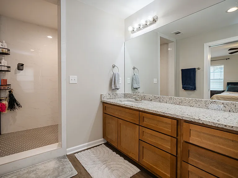 115 Governors Blvd — Photo 10