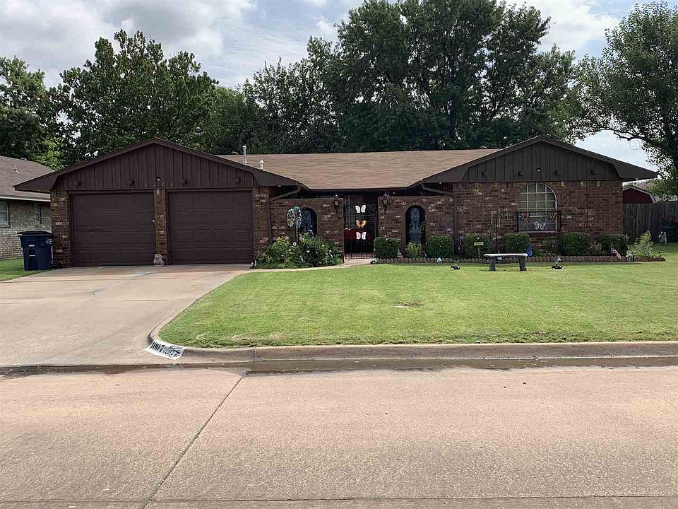 1st image of 1007 Canary Ln