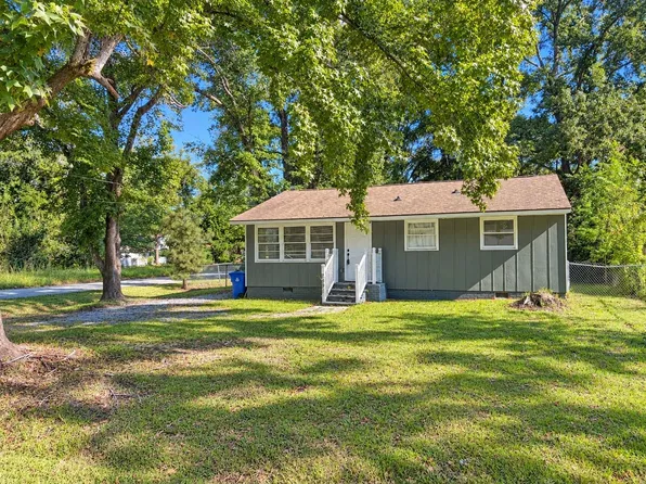 2401 Falcon Rd, Charleston, SC 29406