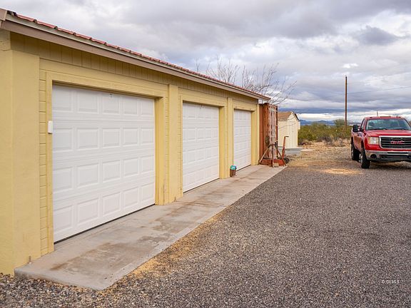 5th image of 7427 S Latigo St