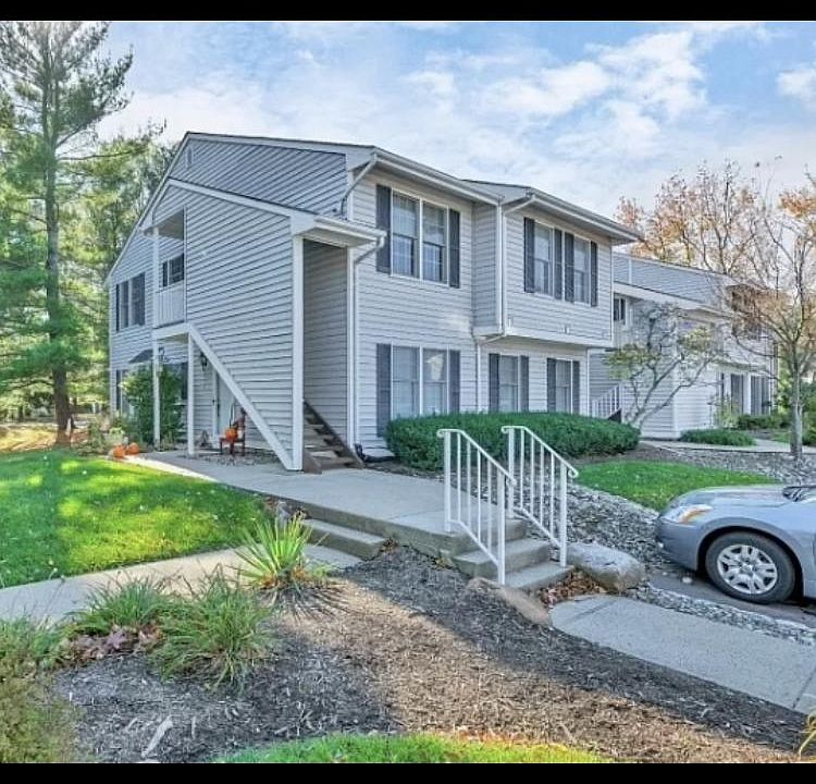 2nd image of 156 Mockingbird Ct #156