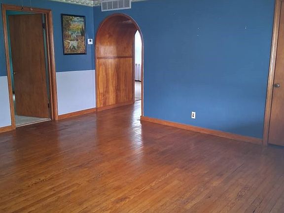 4th image of 2611 27th St