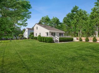 1 Peconic Ave, Southampton, NY 11968