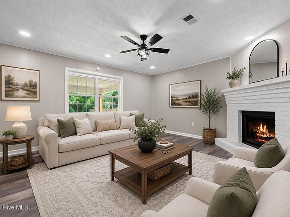 3rd image of 3605 Cameron Drive