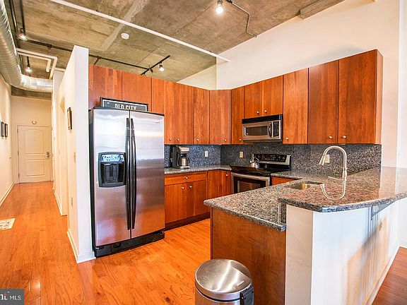 3rd image of 130 N 2nd St Unit 2B
