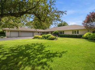 25730 N Eagle Dr, Mundelein, IL 60060