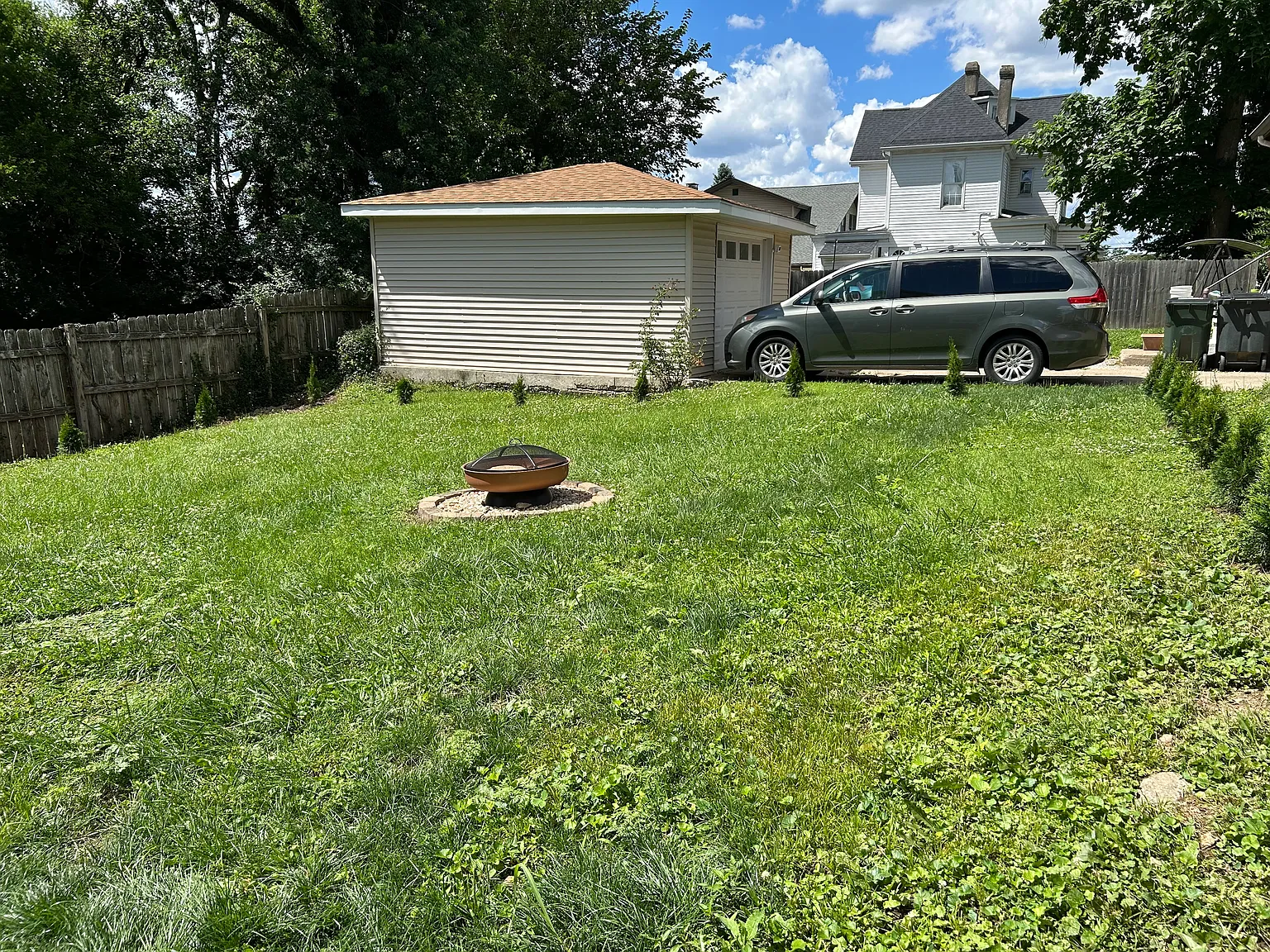 2 bed, 850 sqft, $1,575 — Photo 2