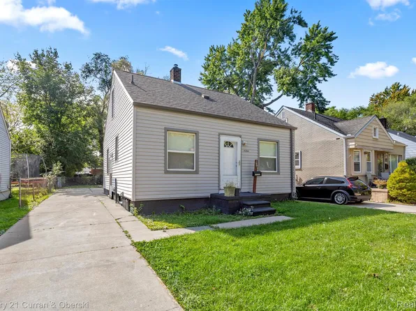 19208 Woodside St, Harper Woods, MI 48225