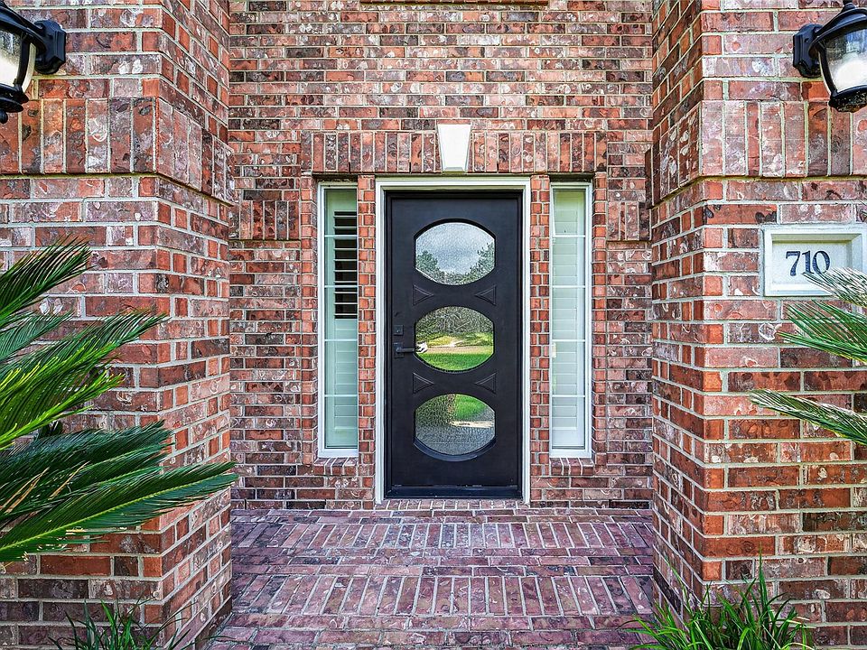 1st image of 710 Parral Ct