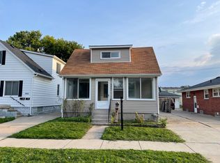 8041 Sterling St, Center Line, MI 48015