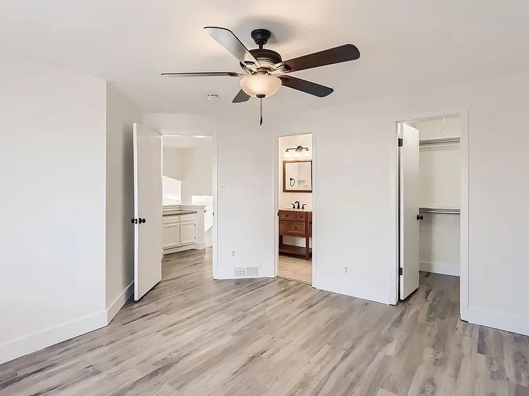2046 Sumac St — Photo 19