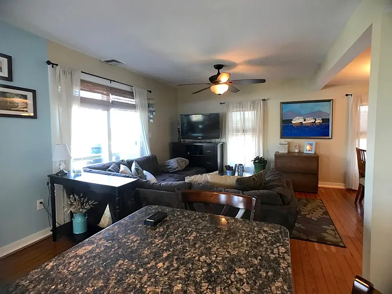 25 Briarwood Ave #B — Photo 5