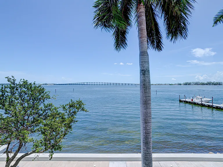 1541 Brickell Ave #T105 — Photo 92