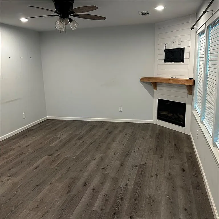 3 bed, 2.5 bath, 1536 sqft, $2,450 — Photo 2