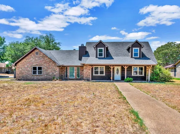101 Buckingham Pl, Hewitt, TX 76643