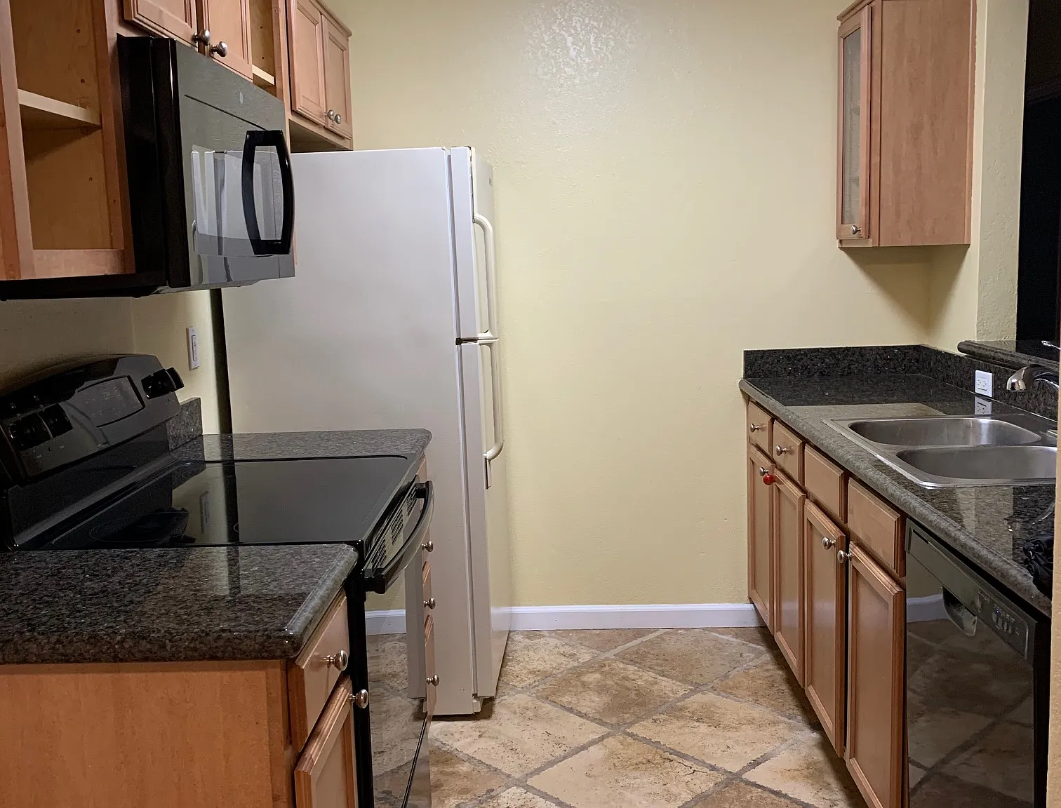 2 bed, 800 sqft, $2,650 — Photo 1