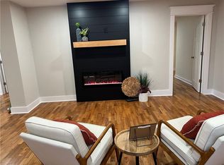 606 E Miami St, Paola, KS 66071