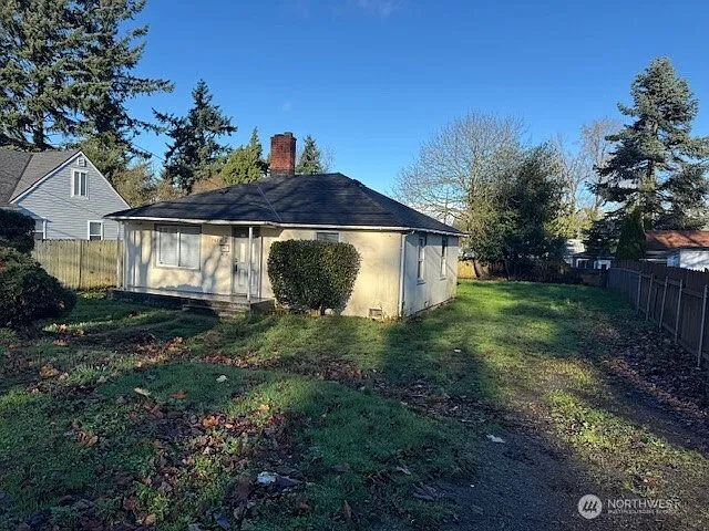 7464 S 118th Place photo 1