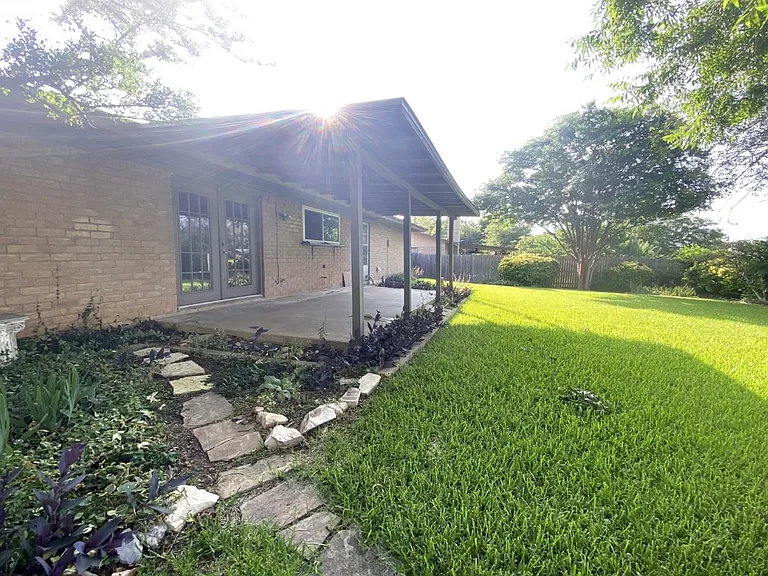 3417 Glenmont Dr — Photo 24