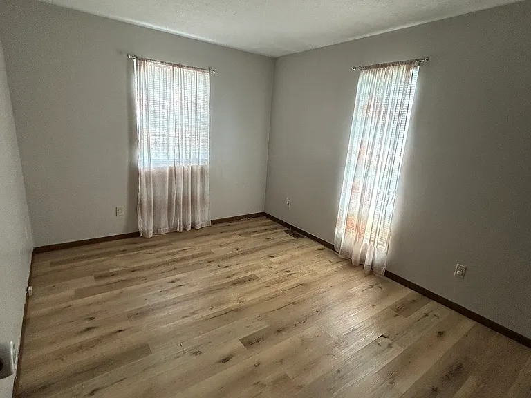 5200 Capitol Hill Dr #B — Photo 12