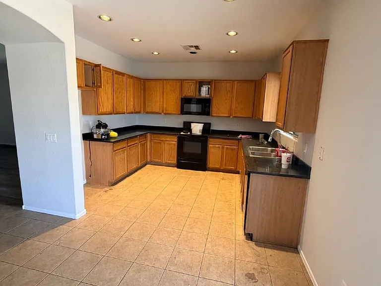 43531 W Oster Dr — Photo 15