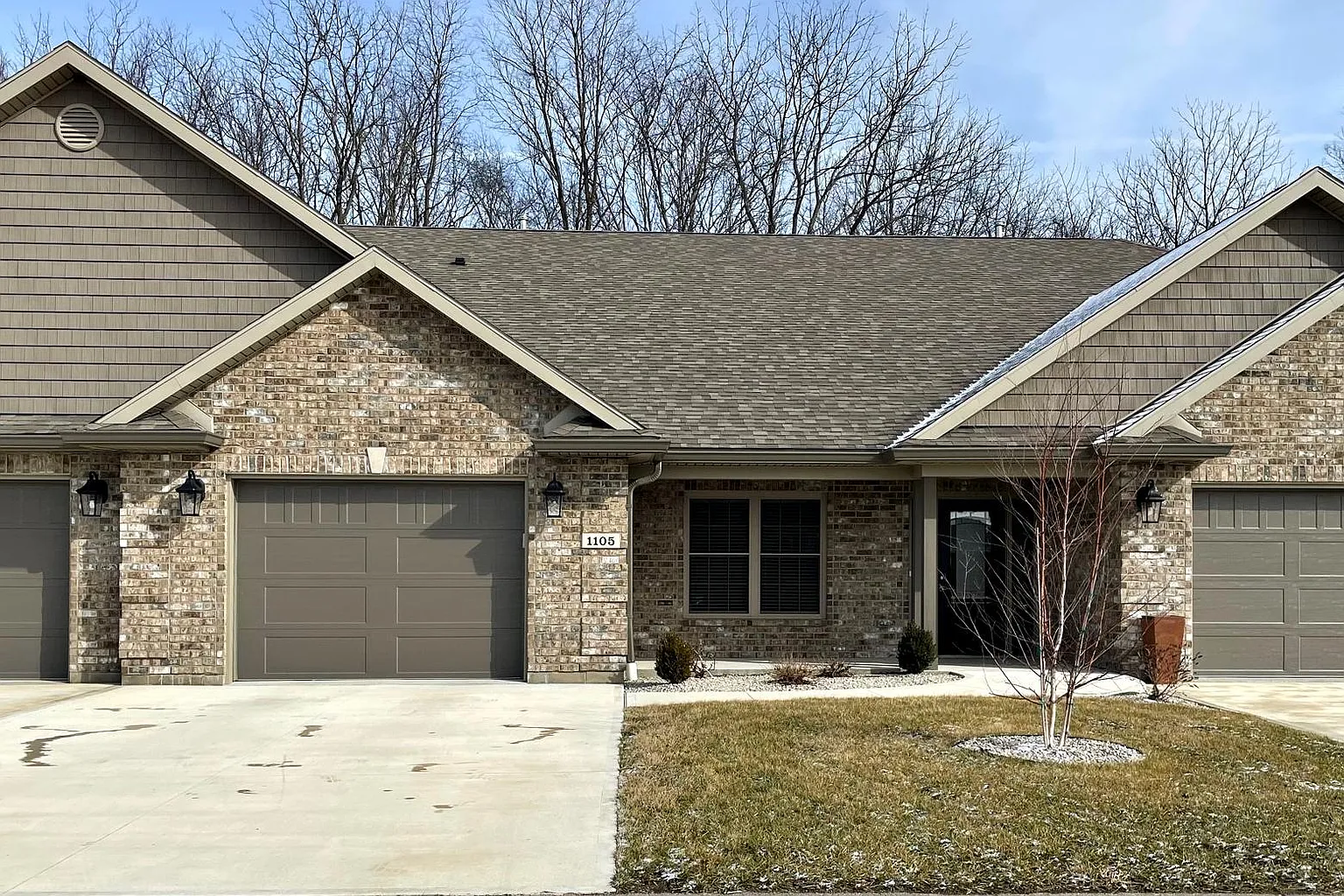 1105 E Bentley Cir photo 1