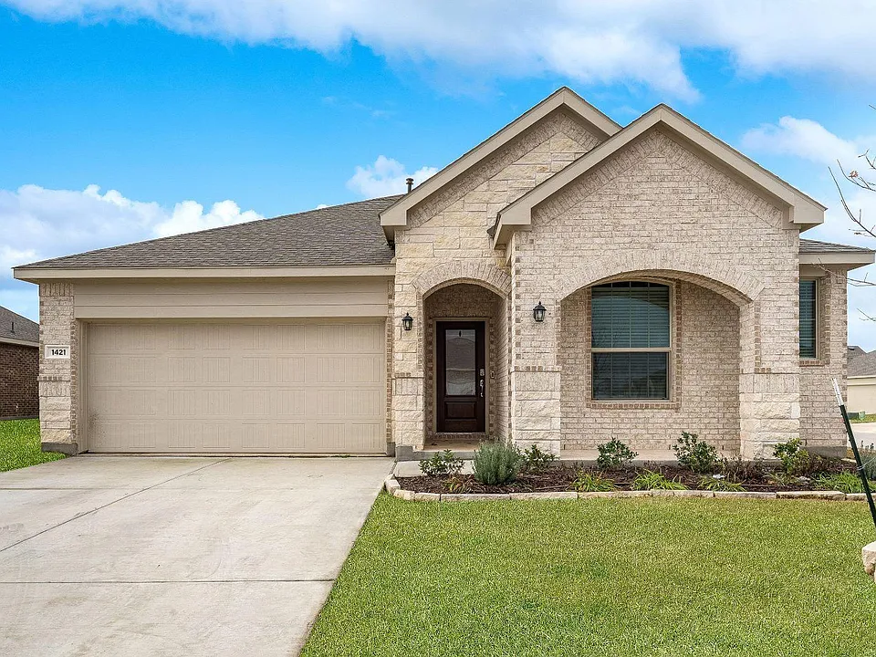 1421 Chapel Hill Dr