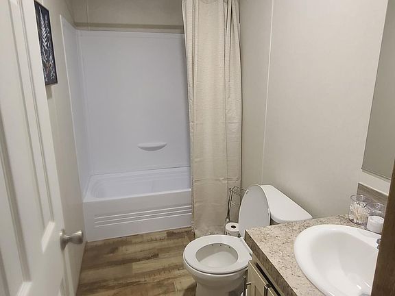 4th image of 2503 Arizona St